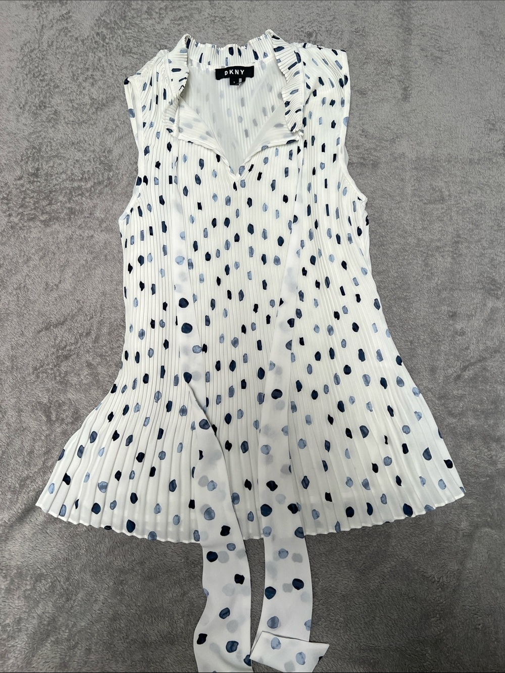 DKNY White Sleeveless Pleated Blouse with Navy Blue Polka Dots